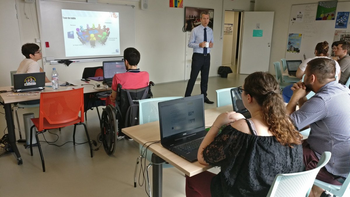 PeelLorraine's tweet photo. Atelier sur le "rôle de la Banque" par Fabien Simonin, directeur Centre d'Affaires @BPALC #Meep2018 #PeeLaB https://t.co/5xhwiwtHif