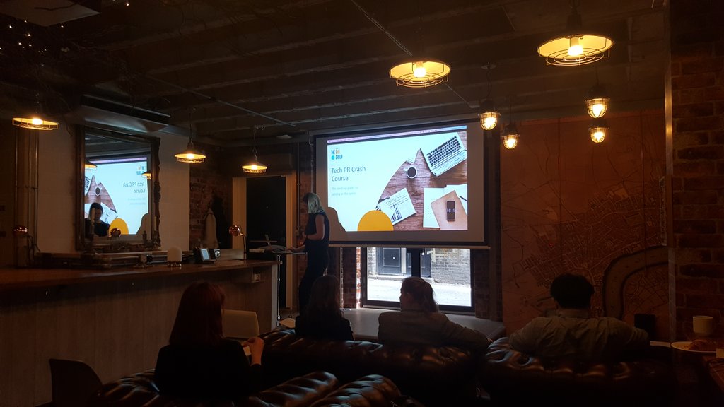 OmnifiLtd's tweet image. Happy Monday everyone! We&apos;re kicking off @LDNTechWeek in Soho where @ehoangers will indulge in everything Tech PR... thanks to @ThePHAGroup for hosting, also a very chic space by @WeAreJigsaw24 #londontechweek #retailtech