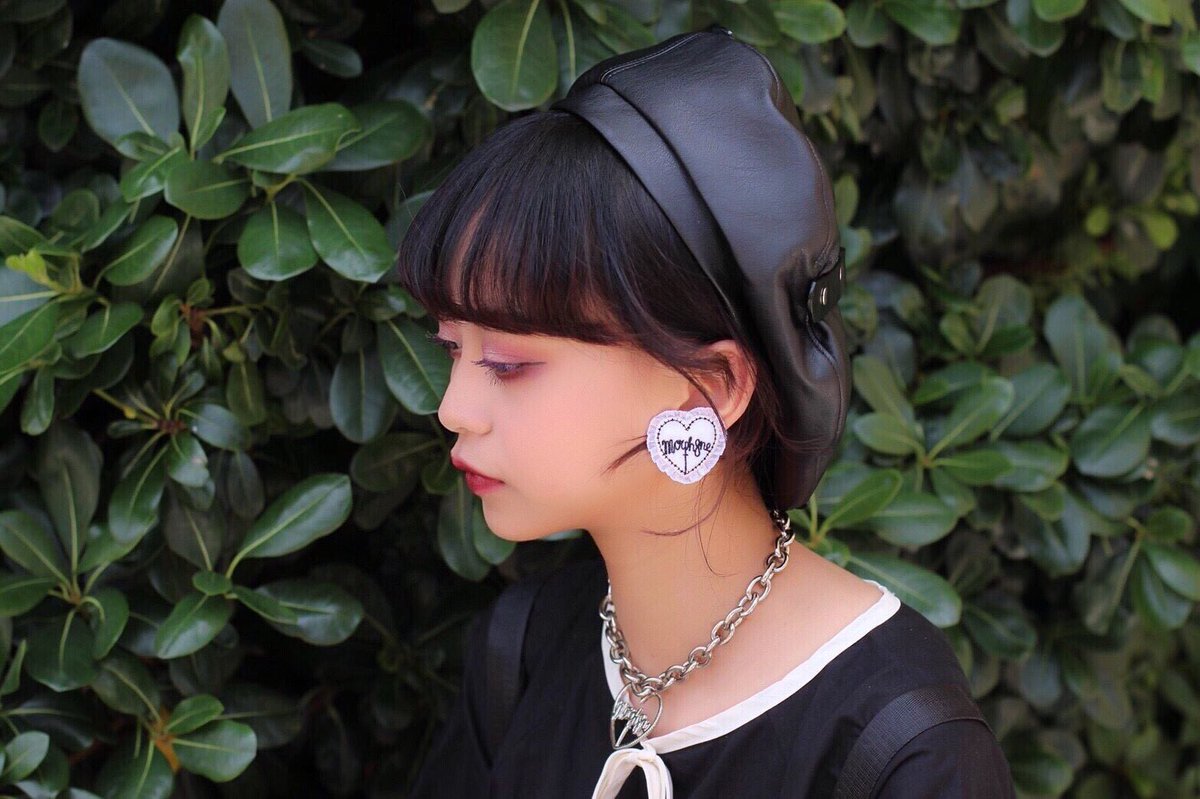xu_laforet's tweet photo. 🥀【ニュリカ△デリック】
レザーハーネスベレー帽 ¥6,500
・
・
🛒 https://t.co/dizPFM15uK

🥀【ニュリカ△デリック】
プレートミニリュック ¥6,400
・
・
🛒 お問い合わせはTwitterまたはInstagramのDMまで💌 https://t.co/QnDRV1yx2S