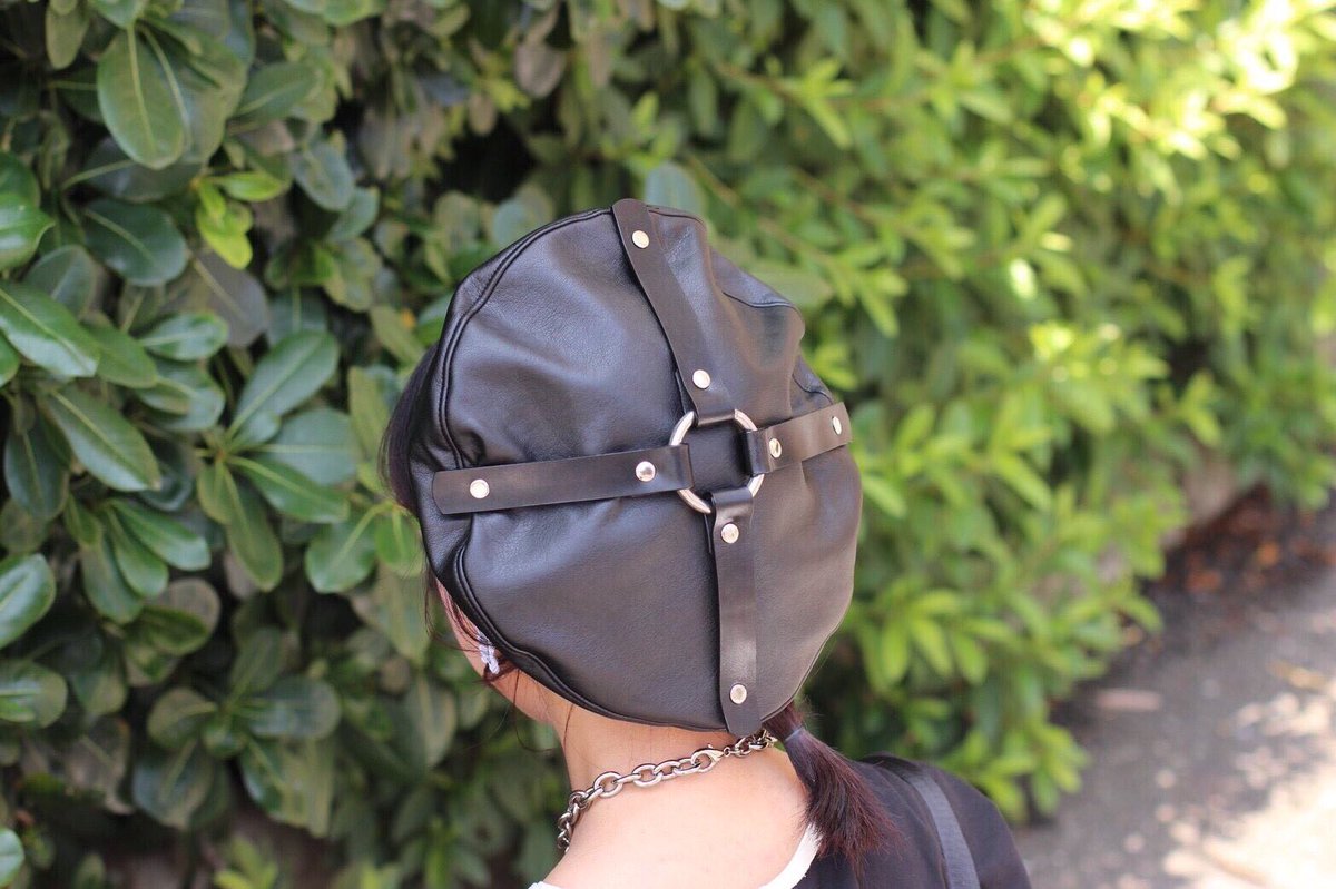 xu_laforet's tweet photo. 🥀【ニュリカ△デリック】
レザーハーネスベレー帽 ¥6,500
・
・
🛒 https://t.co/dizPFM15uK

🥀【ニュリカ△デリック】
プレートミニリュック ¥6,400
・
・
🛒 お問い合わせはTwitterまたはInstagramのDMまで💌 https://t.co/QnDRV1yx2S