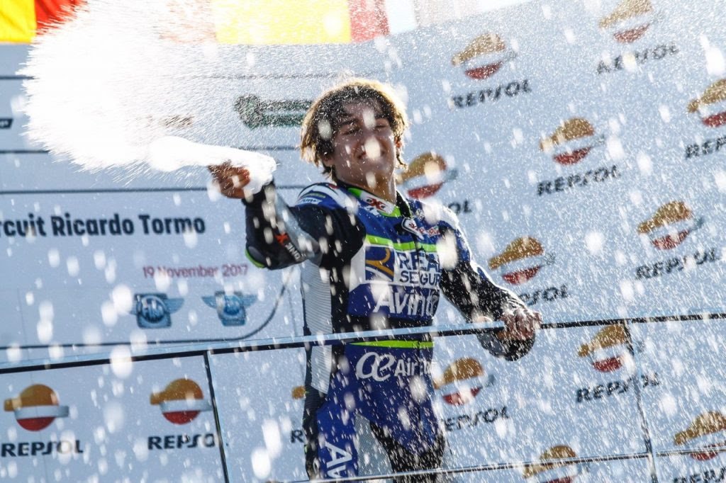 MediasetMotor's tweet photo. #ÚLTIMAHORA Avintia confirma el fallecimiento de Andreas Pérez, piloto español de 14 años tras sufrir un accidente en Montmeló. 

DEP 🙏

https://t.co/bjJCN5DygI https://t.co/vymMIiKU8Z