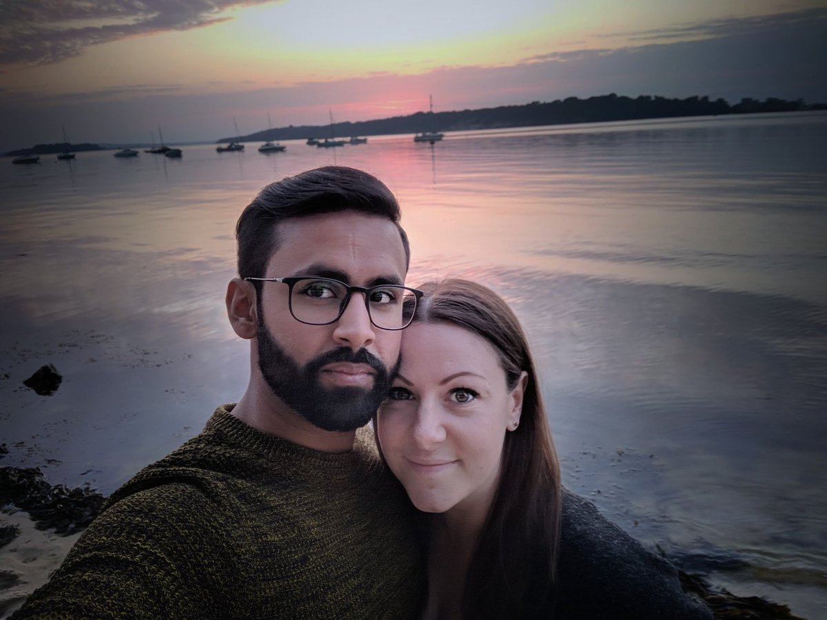 PittCharley's tweet photo. Beautiful #sunset last night with my #beautiful man. Just went on our first #beach run, let's just say the dogs look a damn sight better than I do 🐶😬 #Cornwall #holiday #MondayMorning https://t.co/Ea8Y3s7b5T