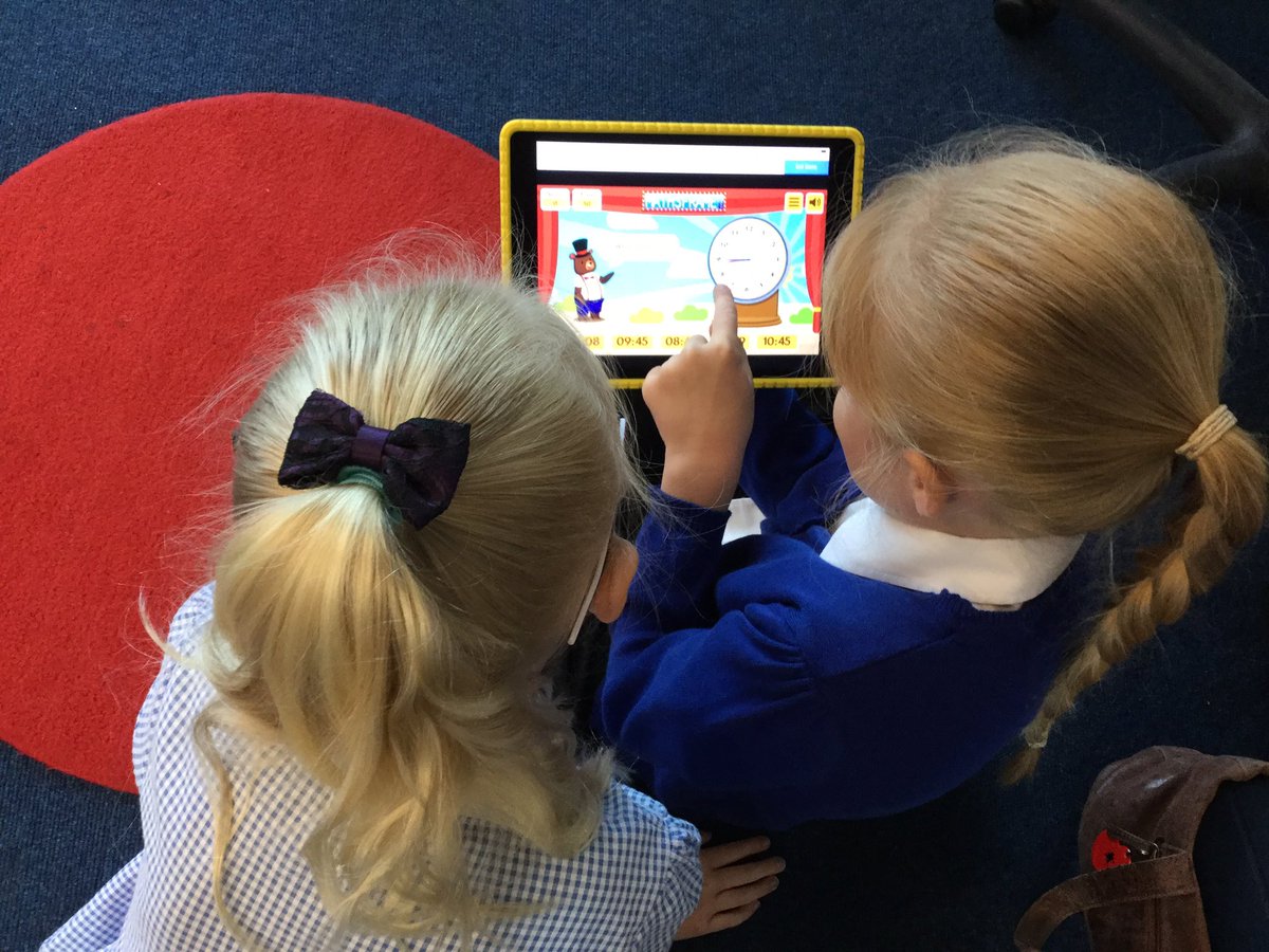 Y2BeechClass's tweet photo. It's time to learn. We are using the IPads to practise telling the time to the nearest 15 minutes. #time #maths https://t.co/UaiD4opfTE