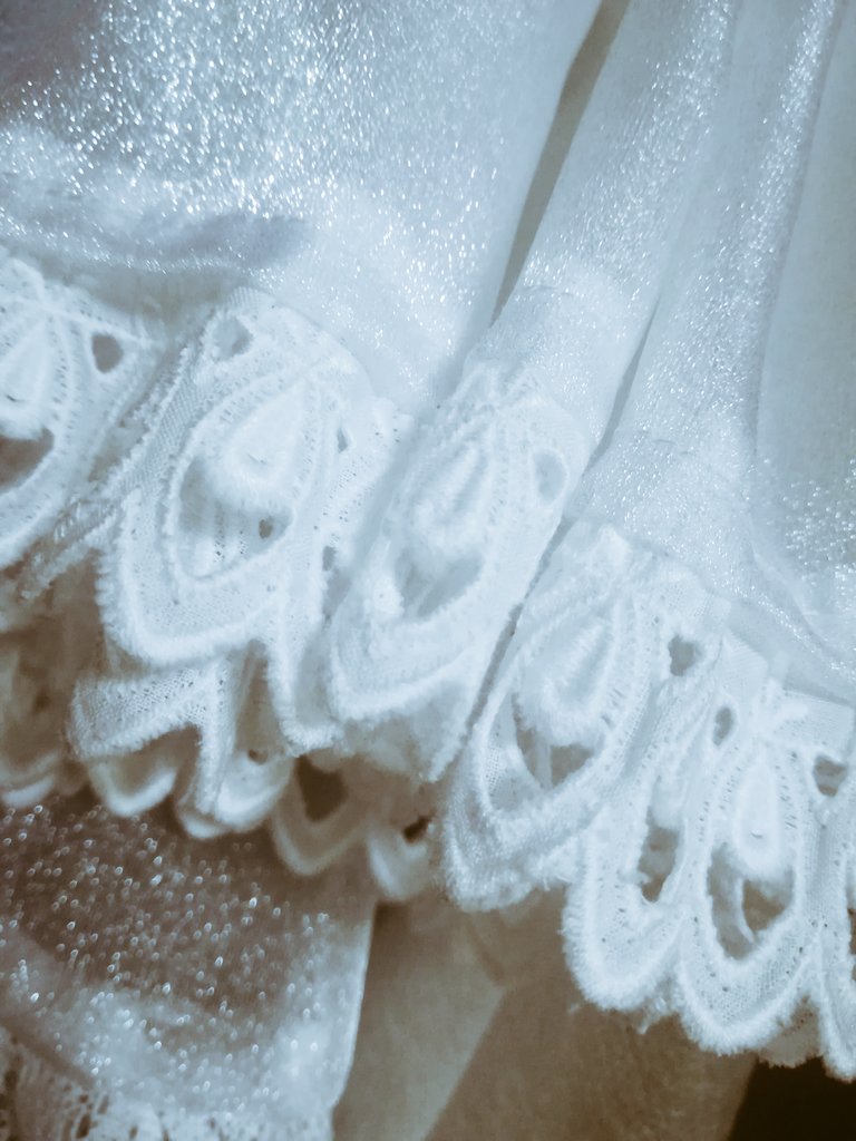 de_heroine's tweet photo. 袖の広がりが美しい真っ白なカモミールのようなワンピース👗👒
限定一着WEBのみにて販売中👑

#MIYANISHIYAMA
1点モノ
ワンピース

https://t.co/TUoq61gXEA https://t.co/T3nDDzN8H4