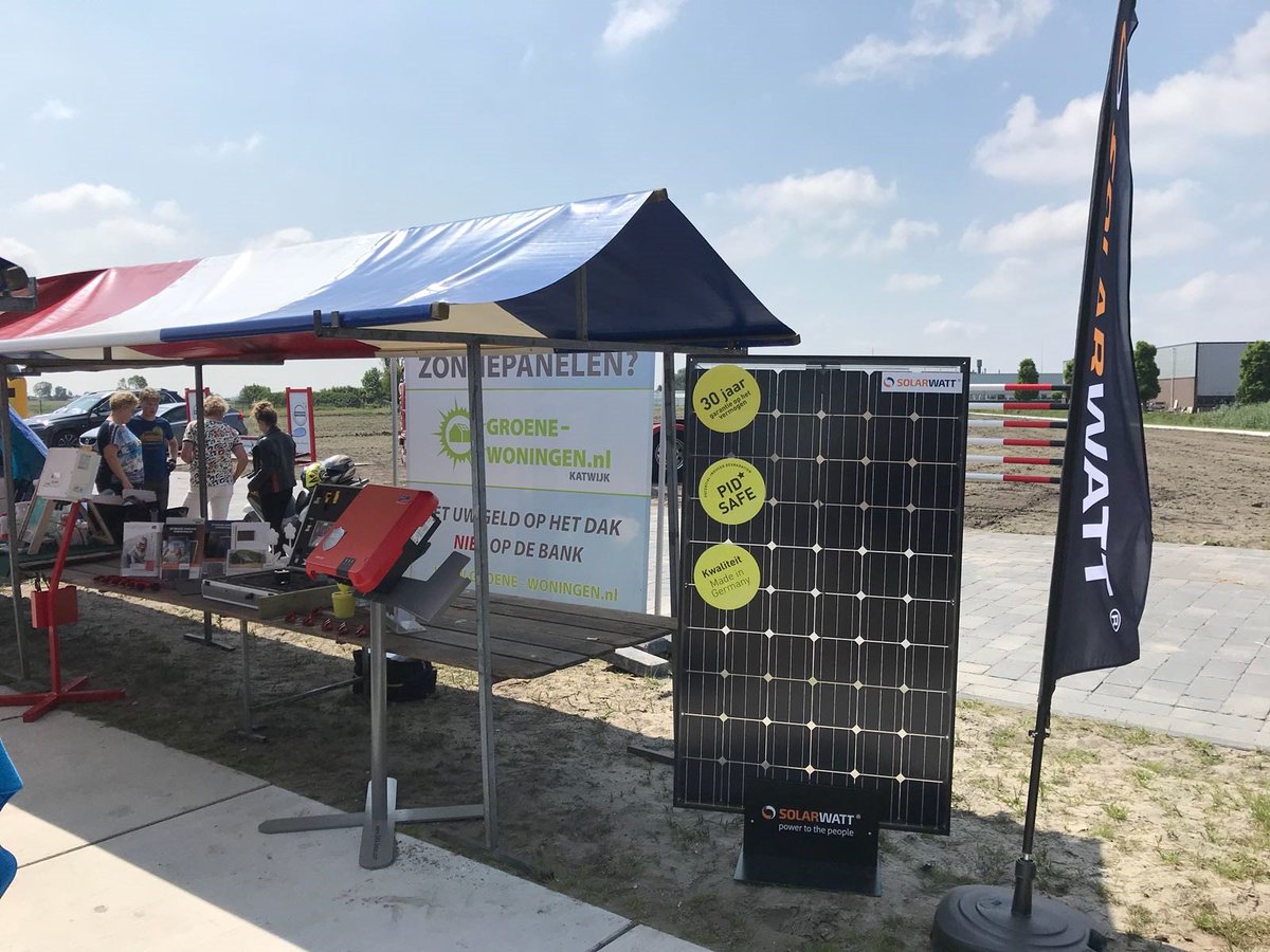 Groene_W's tweet photo. Ook wij waren aanwezig met een stand met producten voor het #verduurzamen van woningen op de dag voor de Stichting @DeOpkikker bij de nieuwe #Manage #Hillegom Dat duurzaamheid leeft bleek wel uit de vele gesprekken. @Hillegom @solarwattnl #REMKO #warmtepomp https://t.co/Oh9EE7ZWdv