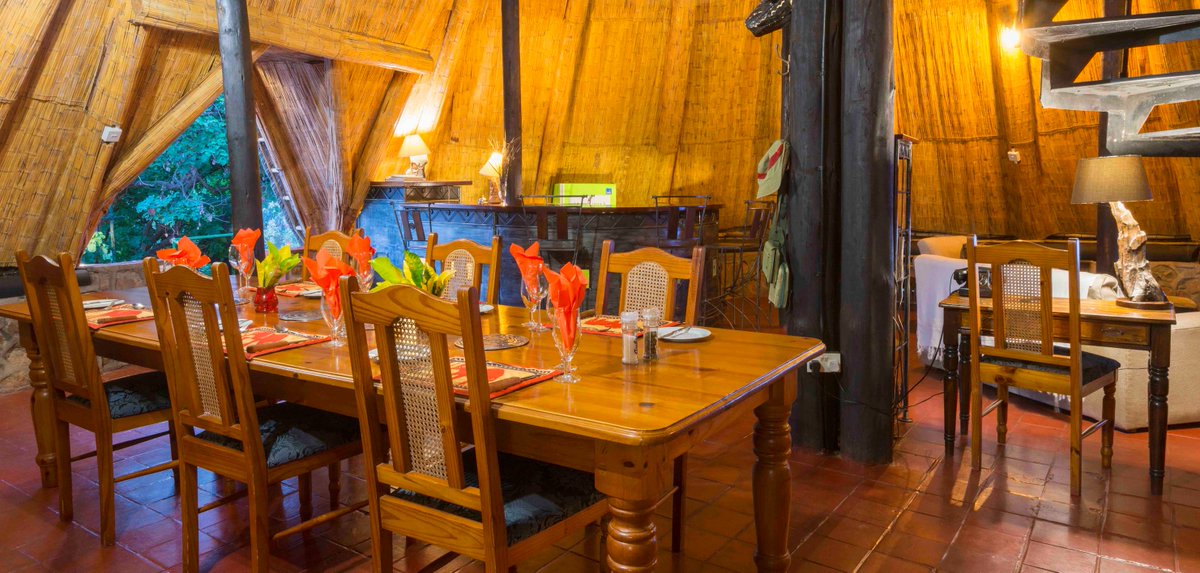 Destination_Zim's tweet photo. #HornbillLodge https://t.co/6szC40q4V7- Small intimate lodge situated at the top of #MicaPoint hill #Kariba #VisitZimbabwe https://t.co/4ftQOTutsm