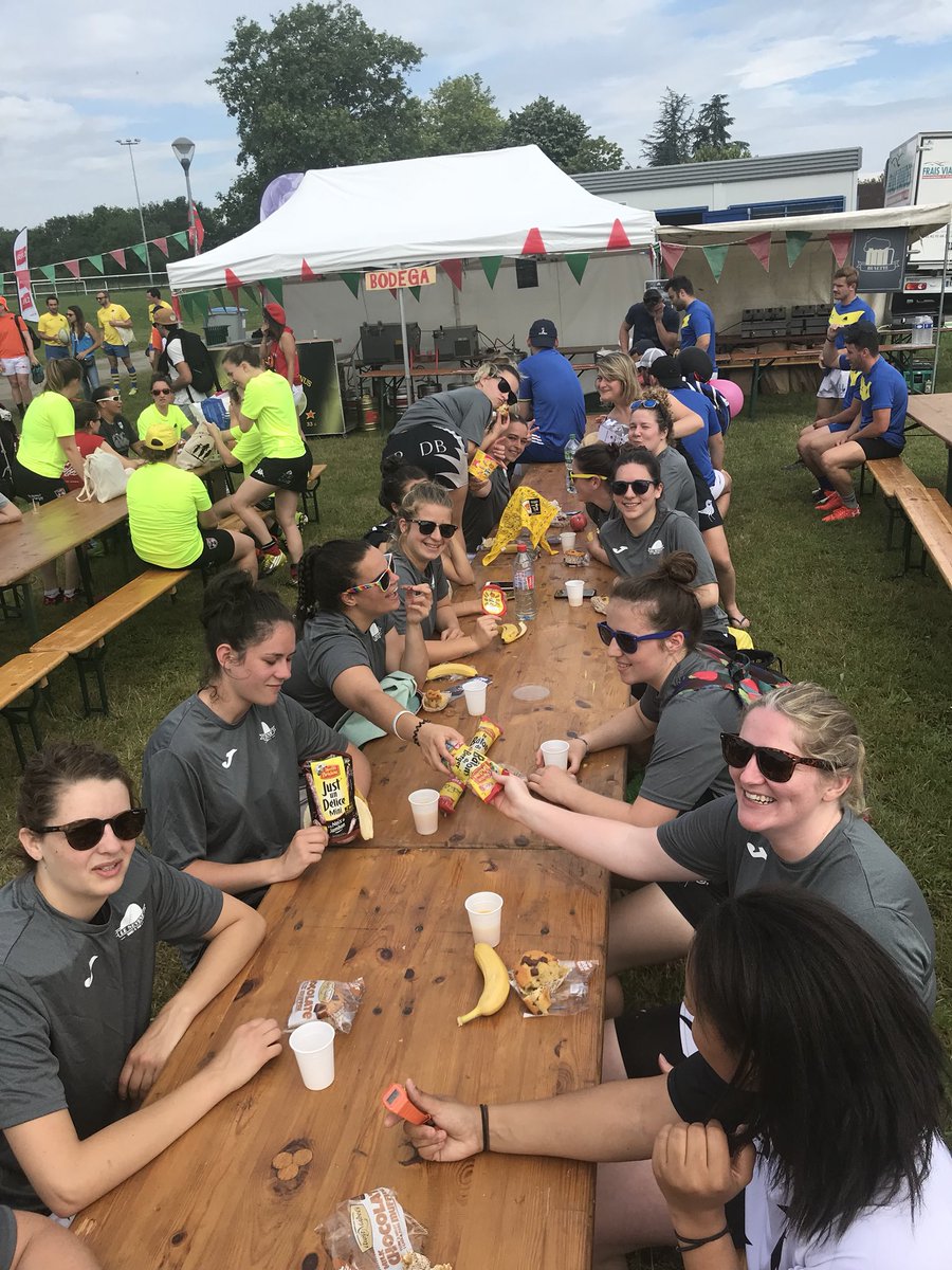 annesophieCriss's tweet photo. Un grand merci au @seventofficiel pour ce week end ! Merci @JustinBridou pour le snack avant l’échauffement ! Les Féminines Du Pays De Brest repartes donc avec le titre de « reines de l’ambiance à suivre en 3ieme mi-temps » 😎 https://t.co/73zwOqfqJy #JustinSponsor18 #RCFPDB https://t.co/ergDtt2amL