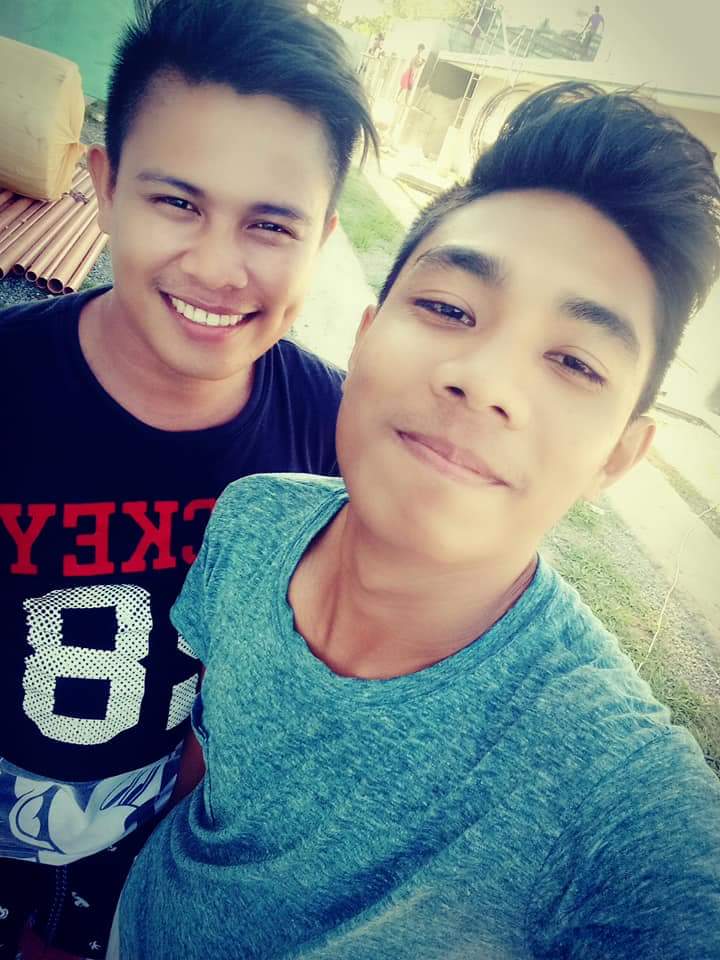 JhonSarayan's tweet photo. #LOVEwins https://t.co/pZJn4YlEOX