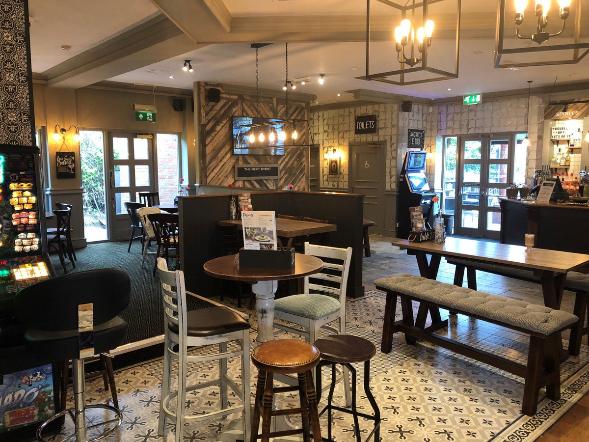 lightique's tweet photo. The new and improved Sandmartin @greeneking ๐ #newpubnewlights #lightsupply #Lightique
Designers: LAP Architects https://t.co/qUaOkbqbIA