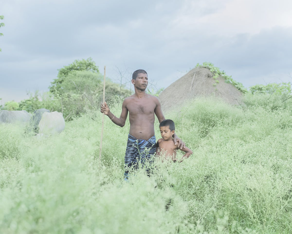 Fisheyelemag's tweet photo. [#IMAGES] Dans "Of river and lost lands", #SarkerProtick documente les sautes d’humeur de la rivière #Padma, un cours d’eau qui se situe au #Bangladesh. Il y dresse le portrait d’une nature puissante, capable d’aider l’Homme, comme de l’handicaper.

🔎 �� https://t.co/8awQRvDn95 https://t.co/FlkqYYshpY