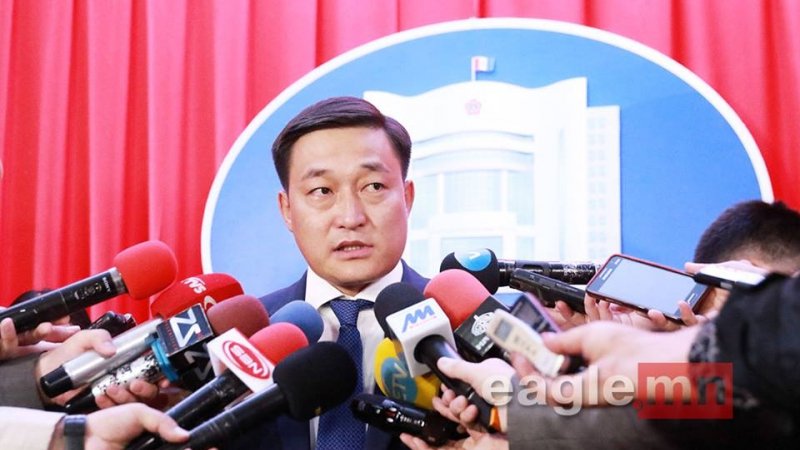 Д.Амарбаясгалан:-“Эрдэнэт” үйлдвэрийг 49, 51 хувийн асуудал эцэслэгдээгүй байхад 49 хувийн төлөөлөл гэсэн хэсэг бүлэг хүмүүс давуу эрхтэй шийдвэр гаргах ёсгүй.  Төр өмчөө мэдэж, 49 хувийн хяналт, нөлөөллөөс гарах ёстой.