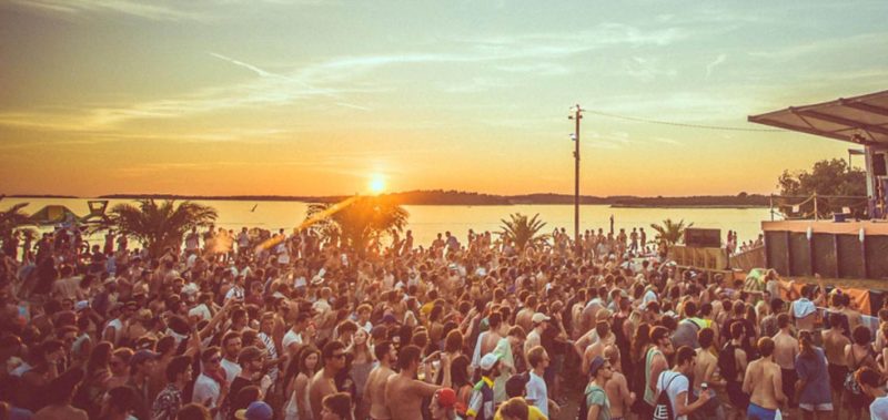 #FFWD : Festivalseizoen 2018 van Groningen! - CHECK: ffwdradio.nl/festivalseizoe…