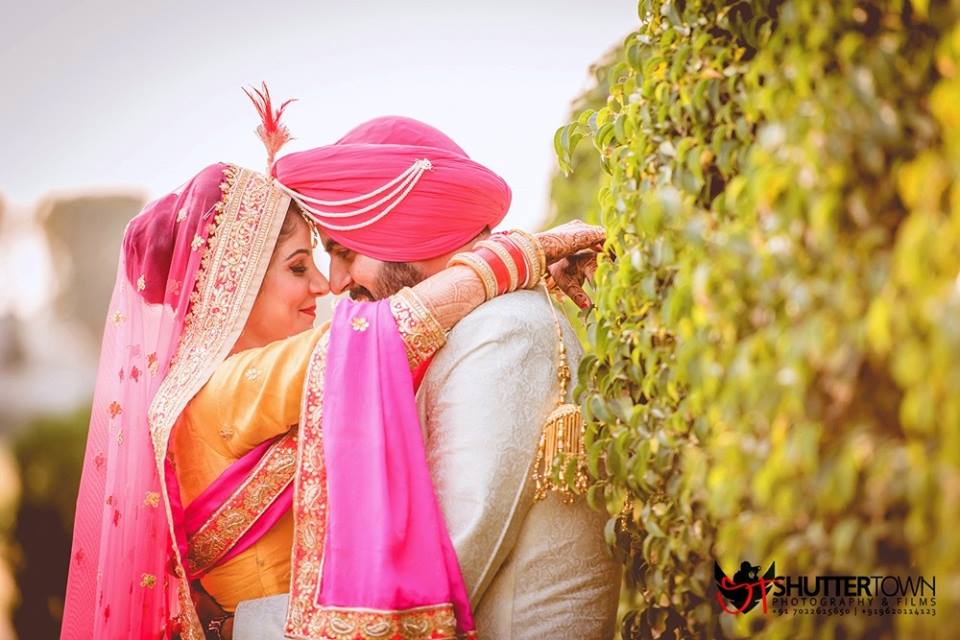 bandbaajaa's tweet photo. Wedding Photography by Shutter Town Photography, Bangalore |
Visit - https://t.co/tr8JRNFZoi…
#bandbaajaa #weddings #indianwedding #weddingphotographers #bestweddingphotographers #candidframes #bbweddings #bbtrends #weddinginspirations #pictureinspirations #Bangalore #ndtv https://t.co/0dCOhqdJbj