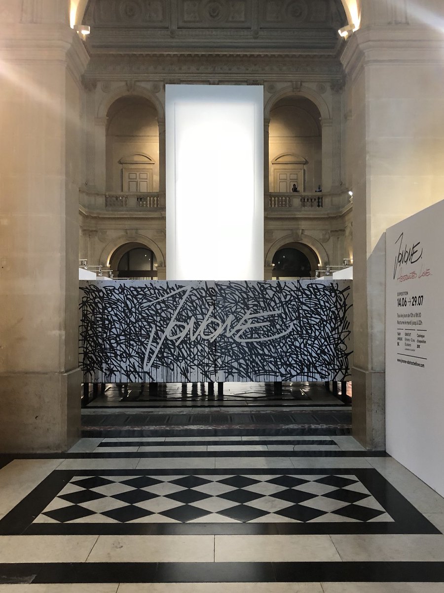 CCI_AMP's tweet image. Performance live exceptionnelle de #JonOne lors de la présentation à la presse de l’exposition #AbstractedLove cc #DPArtEvent