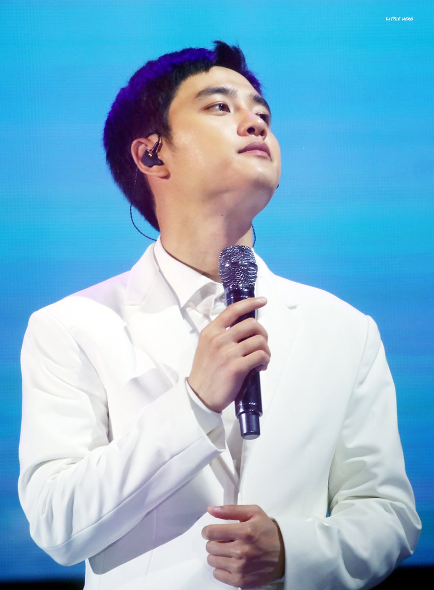 180602 홍콩 엘리시온
어느 각도에서 봐도 잘생김이 뚝뚝😭😭😭😭
손에 핏줄 어쩔거야요 으헝헝헝헝
우리 닷콘에서도 볼 수 있겠죠? ㅠㅠㅠ
내일 티켓팅 성공해서 꼭 보러갈께요
화이팅💪💪💪💪
#경수 #디오