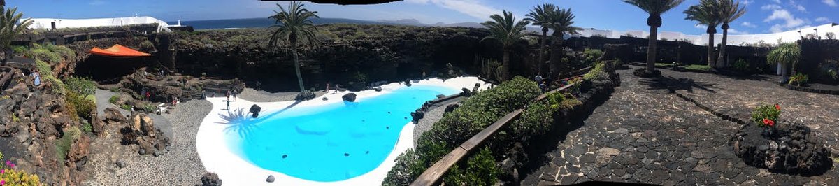 Stressing over your family summer holiday? Discover why Lanzarote's the perfect solution in my latest travel guide... amuse-bouche.uk/2018/06/11/lan…