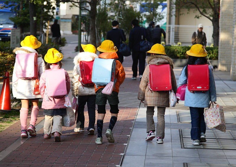 BelleLife_gc's tweet photo. 日本の小学生がかぶっている黄色い帽子は、中国で流行ってるっぽいんです。

微博(weibo)で若い女の子たちが写真い��ぱい上げてるし、タオバオでもたくさん売られてます☺️ https://t.co/as03pjXzHR