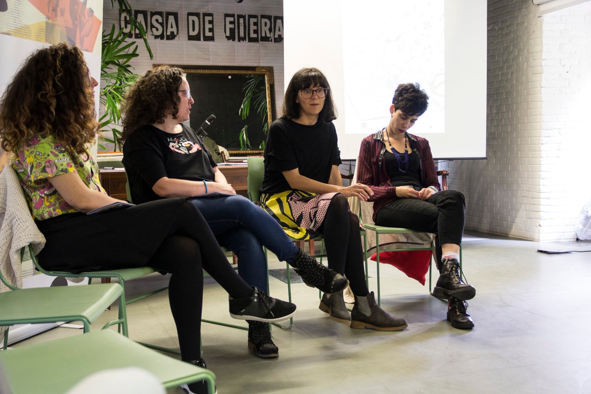 #IgualYDiversa
#FML18
#CreadorasLetras
El viernes tuvimos la presentación del Fanzine de Creadoras Letras con <a href="/OrbitaDiversa/">Orbita Diversa</a> y fue todo un éxito.
Con esta actividad cerramos nuestro ciclo en torno a la Feria del Libro.

Fotos de © Sergio E. Bonillo López