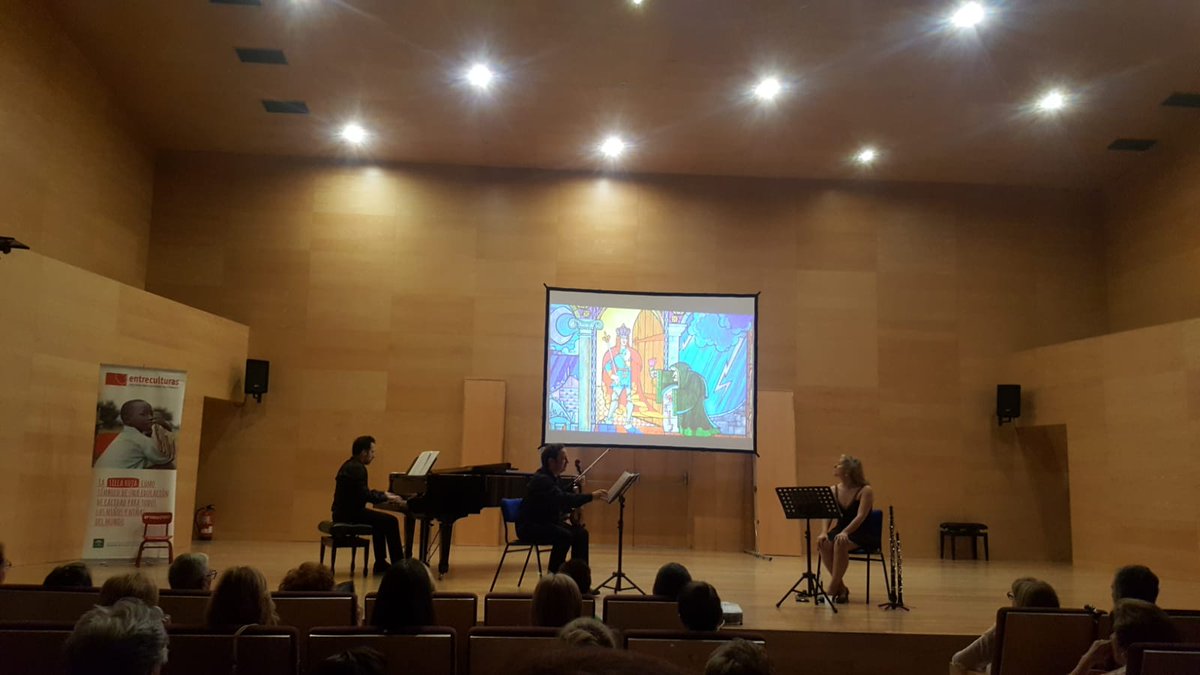 entreculturas14's tweet photo. Gracias a todos!!!
La música de "Pasión por el Cine" tendió ayer un  puente por la #Educación en Haití y R.D.del Congo.
https://t.co/iJtQ5HRiPj
@albertodepazmo 
@Entreculturas https://t.co/QgTiHX02Nq