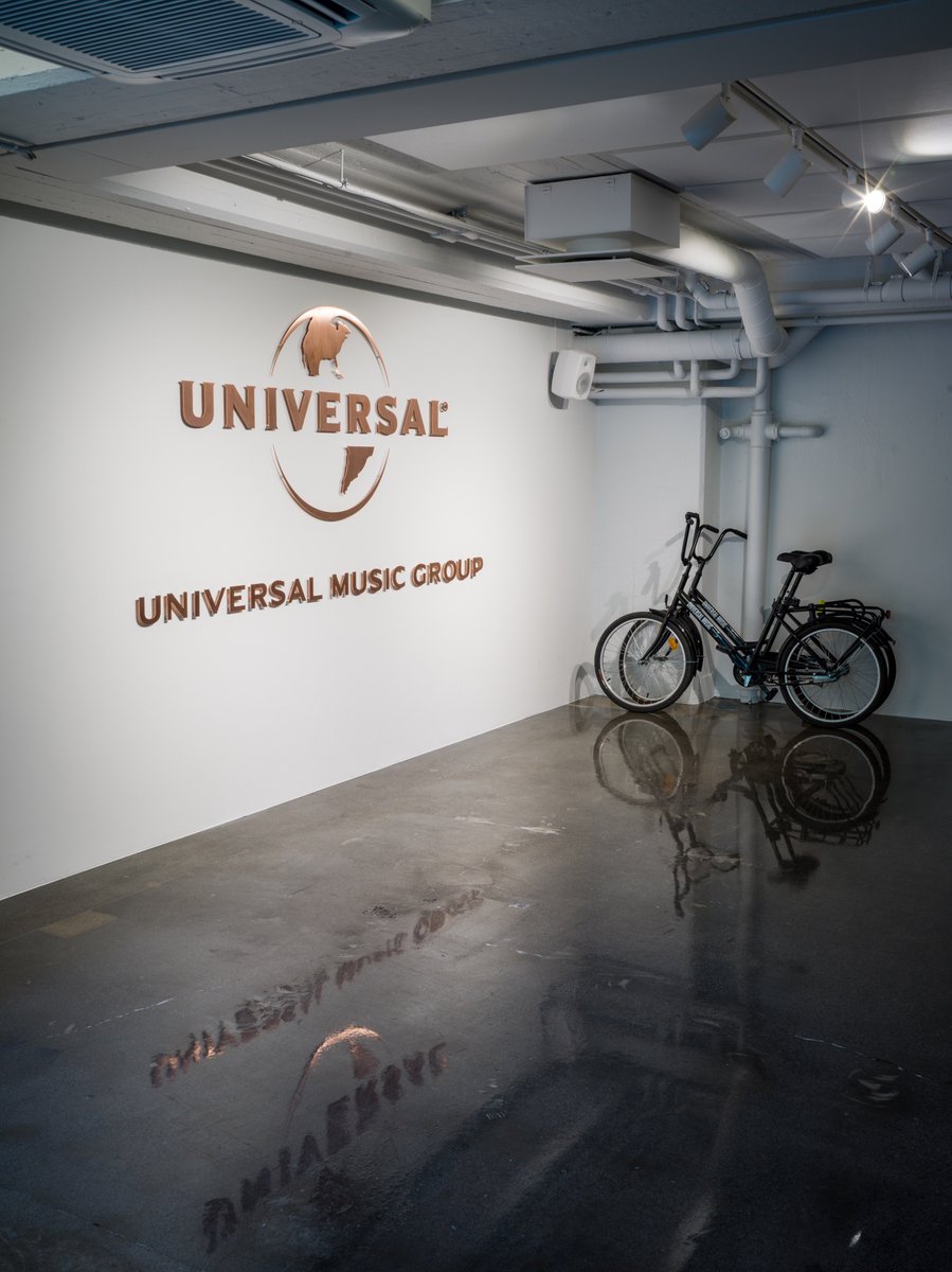 universal music system