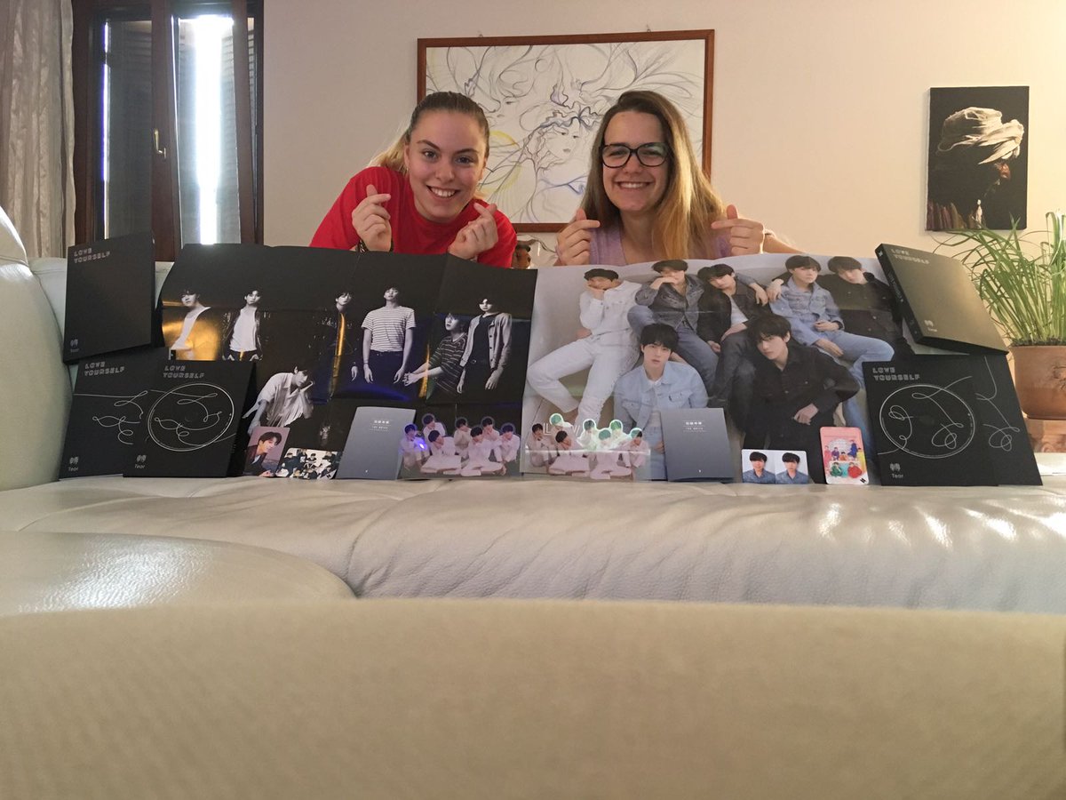 Frisa00's tweet photo. Thank U โค๐ญ
The package arrived today in Italy ๐ฎ๐น
@BTS_twt
#LoveYourselfTear #Oversion #RVersion https://t.co/UkWhhtEqHi
