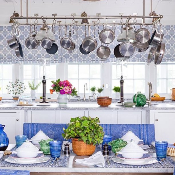 Wells_Abbott's tweet photo. We never get tired of seeing @AnnMorrisNYC pot racks in some of the best design work out there. #repost @markhamroberts
Original Post: https://t.co/kG07zZsLG1
#Houston #Dallas #WellsAbbott #AnnMorrisNYC #Potracks #lighting https://t.co/yss7NUOocf