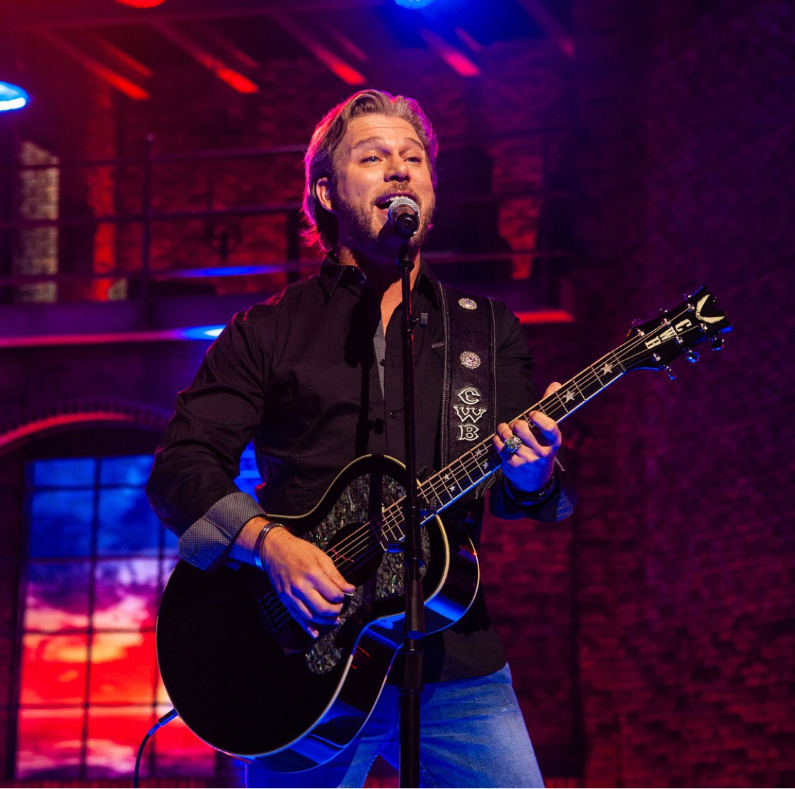 Louisiana2331's tweet photo. .@CWBYall rocked a #TopShelf performance this past weekend on @HuckabeeOnTBN ! #SomewhereInThere 🇺🇸
Pics: @krisraephoto ❤️
Copyright: @TBN https://t.co/JAI7Uqlpsh
