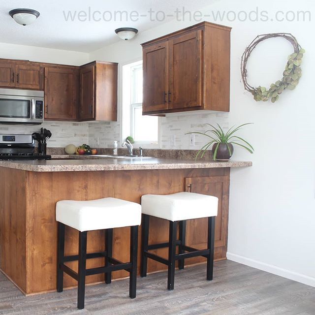 Woods_DIYBlog's tweet photo. What kinds of decor do you like to put on your skinny walls? Do you usually hang one thing or multiple? I am a fan of leaving skinny walls blank, but sometimes I'll throw up a wreath or wood sign. https://t.co/IL5CklpFrM https://t.co/yVIL16NSdW