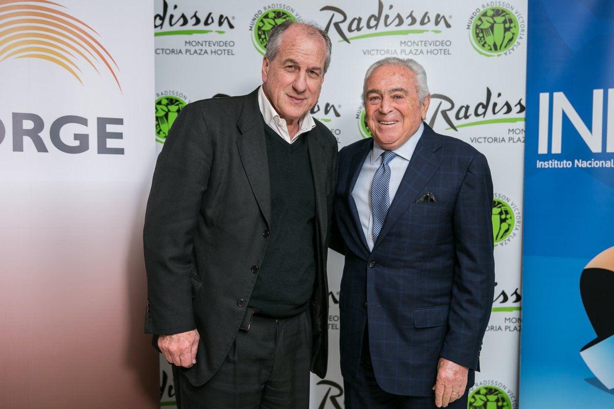 Así pasó la Cena de Reconocimientos a #Empresas de <a href="/Forge_Uy/">Fondation Forge</a>: hay que adaptarse a los cambios e incluir a la #tecnologia, el #conocimiento debe democratizarse. El trabajo de @forgefondation es incansable y #Uruguay ofrece muchas #oportunidades > bit.ly/2HZjPRS #rabelouy