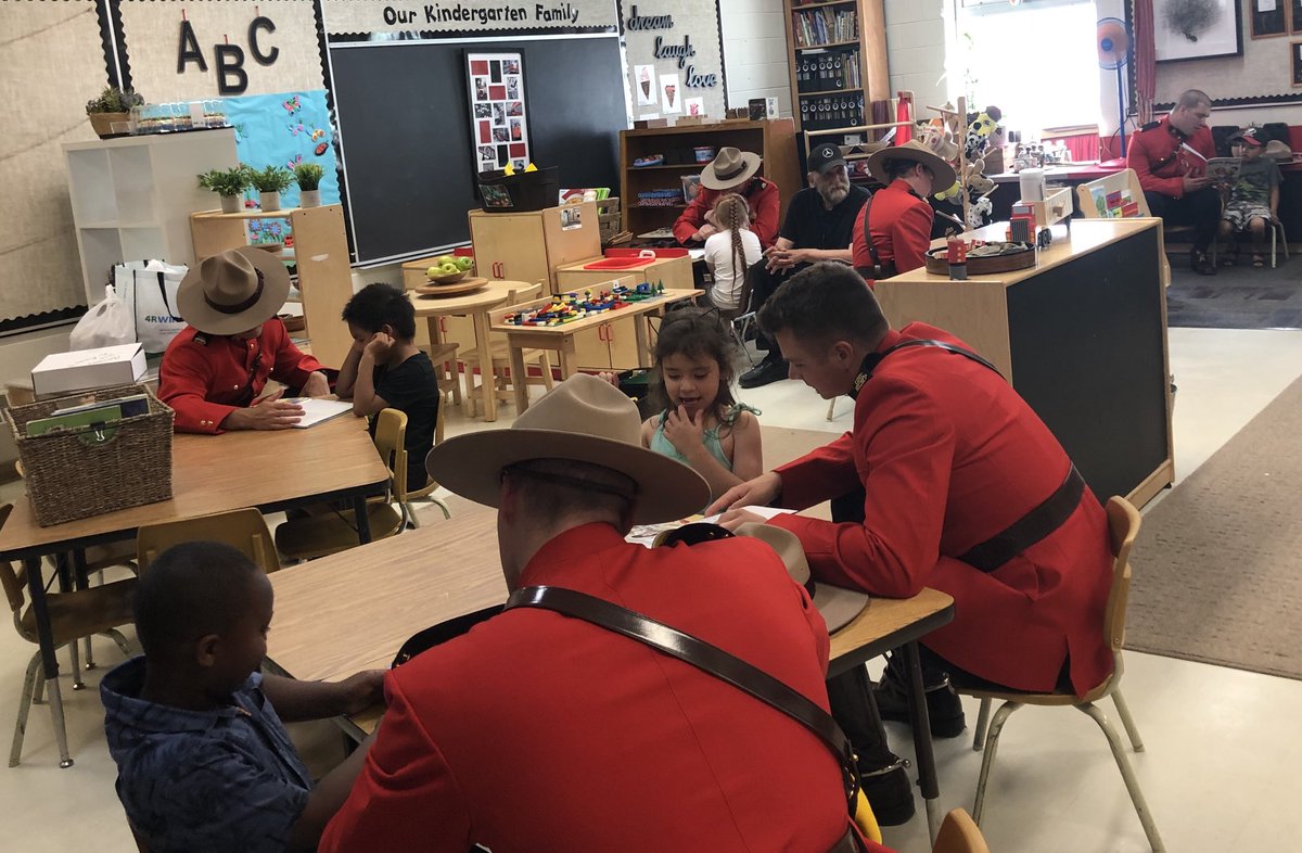 GilroyBeck's tweet image. Thank you RCMP Constables for sharing your love of reading with our Kindergarten students today @Albert_School! We appreciate your time, effort and contribution! 📚

#MakingADifferenceInOurCommunity 
@RCMPDepot
@RCMPSK