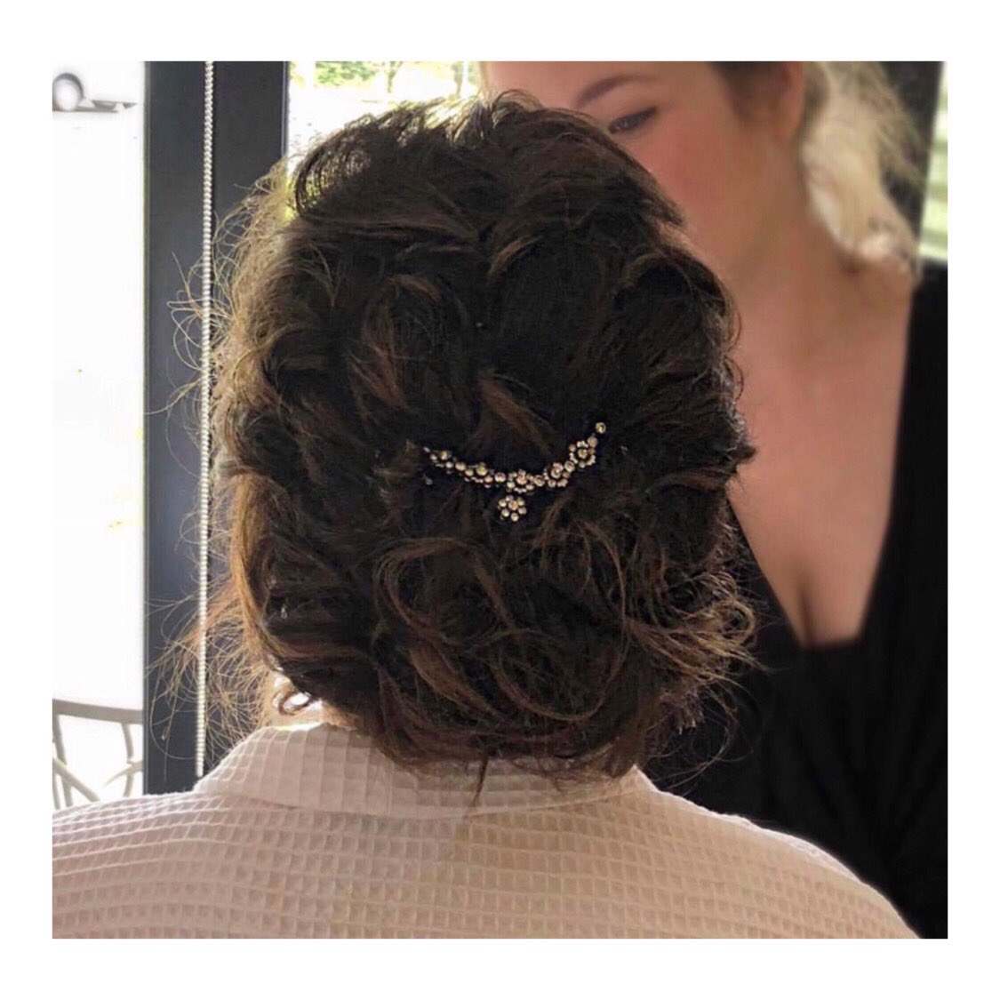 As the wedding season approaches 👰🏻 it's never too early to book your hair appointment.  Hair created by Colin O'Reilly Hair Book your appointment today at 👉🏻 isalononline.com/hairbyanderson

#Alchemy #weddingseason #speacialoccasionHair