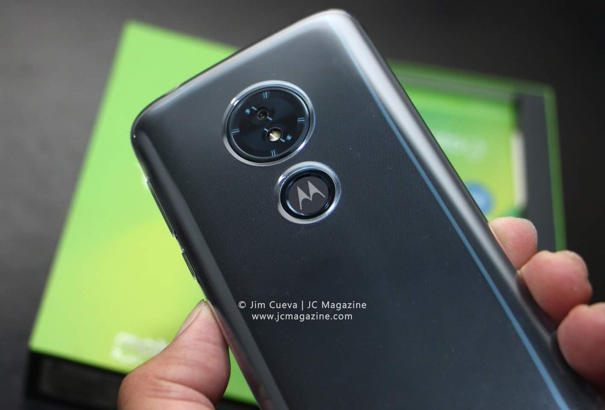 jimcueva's tweet photo. Los amigos de Motorola me enviaron el Moto G6 Play, que destaca por sus 4000 mAh de batería con carga rápida, cámara de 13 MP posterior y 8 MP frontal, pantalla Max Vision de 5.7'', procesador de 8 núcleos, 32 GB de almacenamiento y mucho más | #HelloYou #HelloMoto https://t.co/xu5vnuEfAC