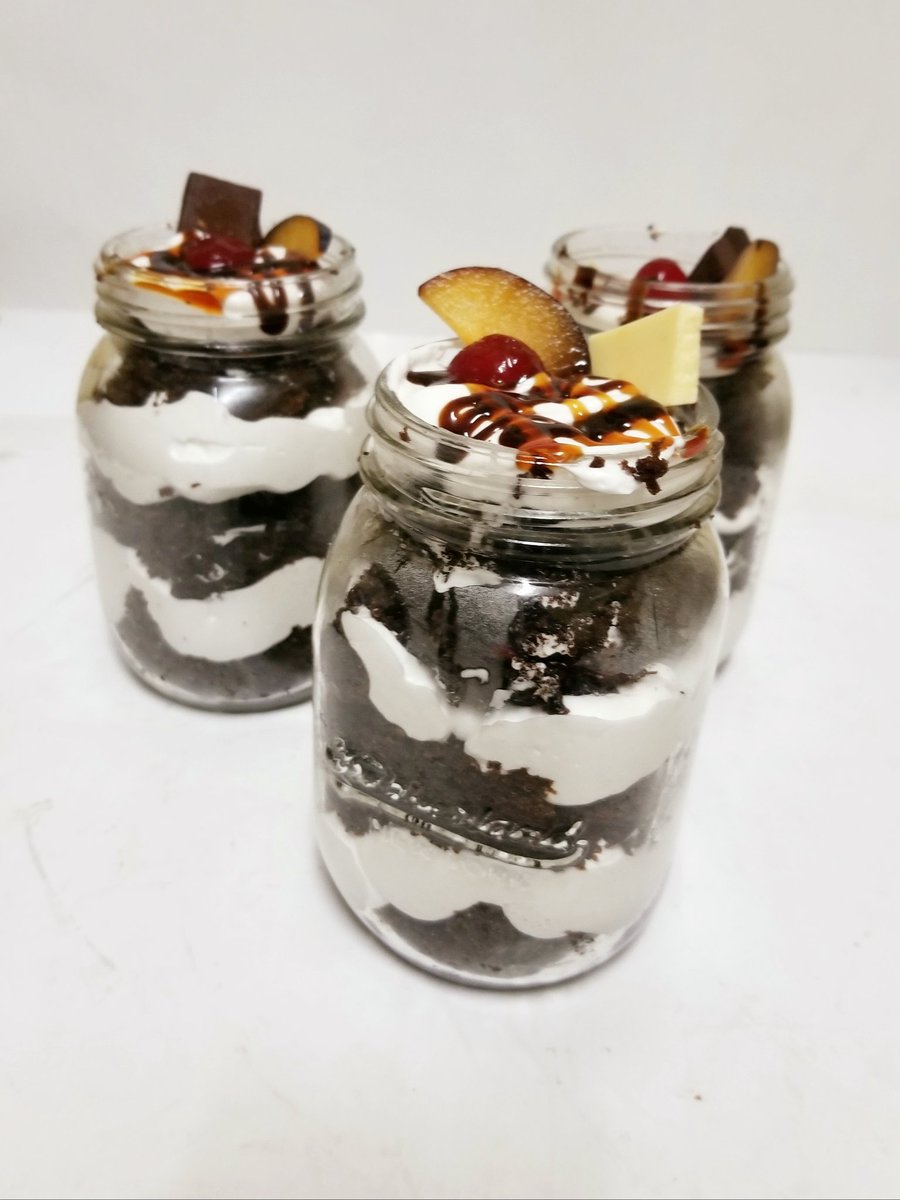 cakesbiree's tweet photo. Cake.jars for baby girl @thegiftplug https://t.co/CoppMd86gI