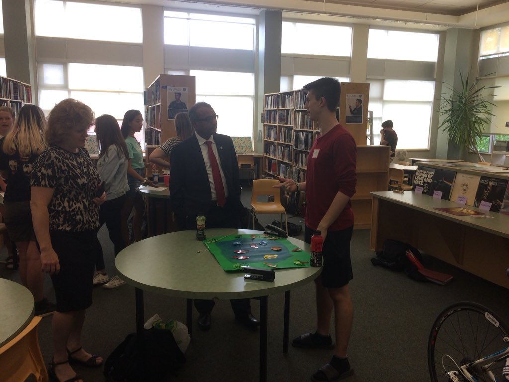 MrsRChambers's tweet photo. Thank you @ChandraNepean for joining us at our Social Science Fair.  It means a lot to our students to be heard 😃 https://t.co/UHZkrIa82q