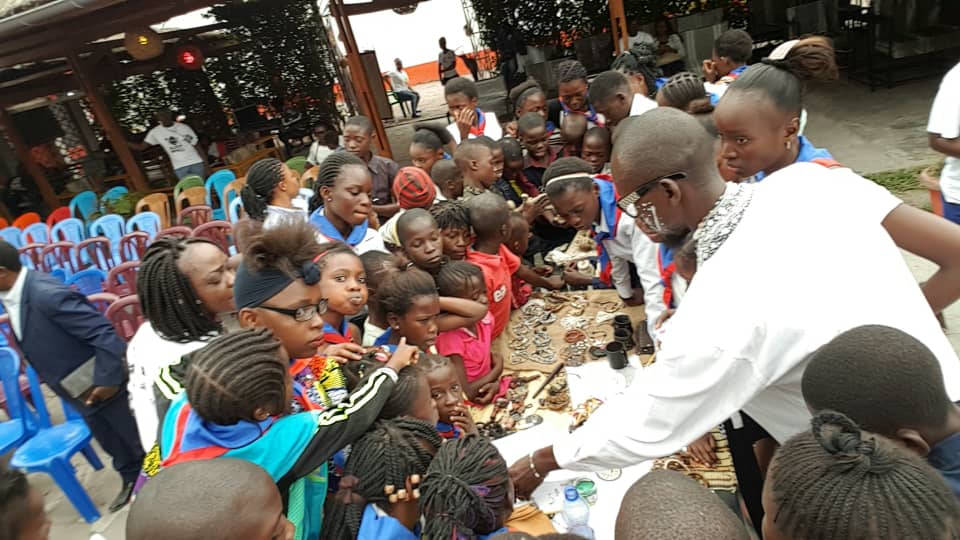 ItaAuda's tweet photo. #Tolia elongo# on a mangé, appris ensemble...merci Elykia# merci un coeurunespoir# 2 journées exceptionnelles...
Prochaine étape :rénover l'école Ep MULIE à Kimbaseke...
Thanks God. https://t.co/T3F6BEwxdH