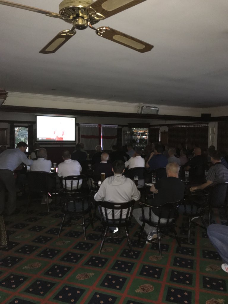 mikey26_mikey's tweet photo. Great evening at @AoMGolfClub watching #england #englandfans #Matchday #getyourselfdown https://t.co/r2NF0s65eh