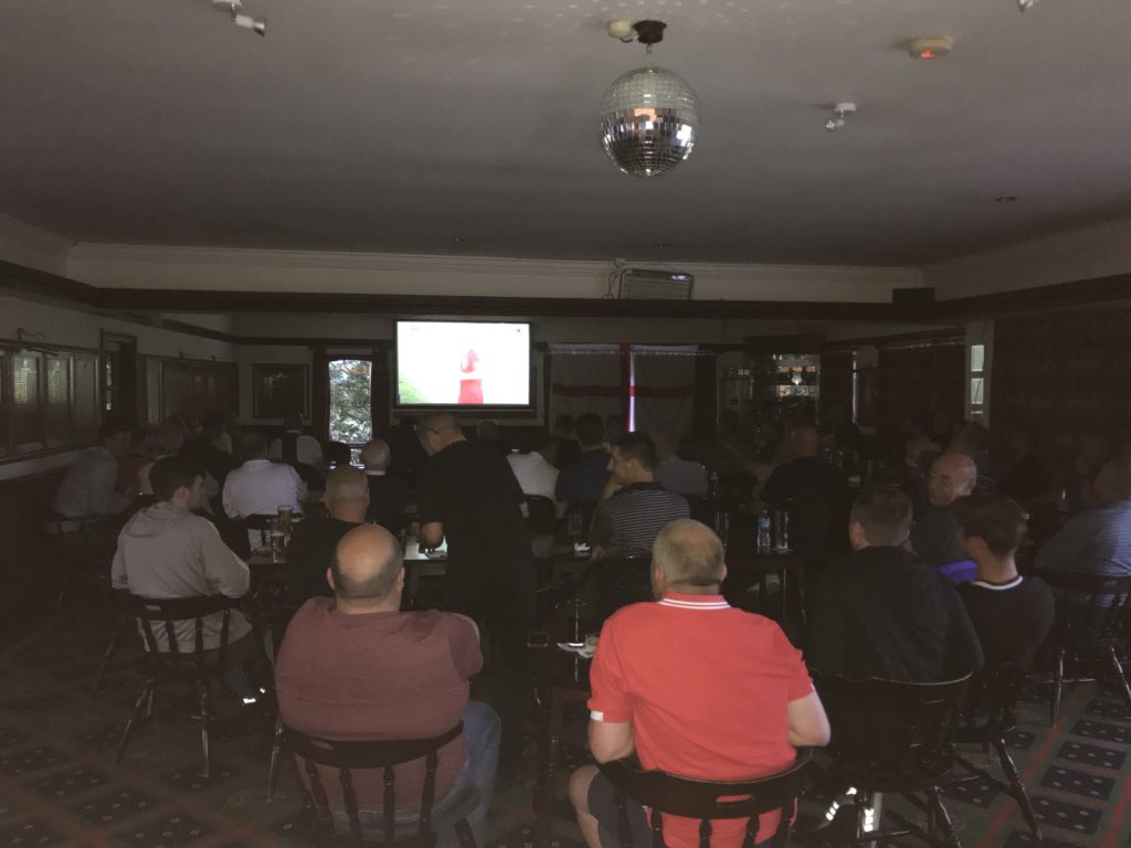 mikey26_mikey's tweet photo. Great evening at @AoMGolfClub watching #england #englandfans #Matchday #getyourselfdown https://t.co/r2NF0s65eh