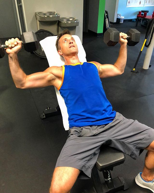 howboutjoey's tweet photo. “Dear God, don’t let me drop these dumbbells while @_chase.fit_ is taking my picture!”
🙏🏼💪🏼📱 .
.
.
.
.
#chestday #bodybuilding #fitness #gym #gains #gymlife #fitfam #workout #strengthtraining #motivation #fitnessmotivation #chest #fitlife #getst… https://t.co/Djm7U6JzVq https://t.co/j52YZl1H7O