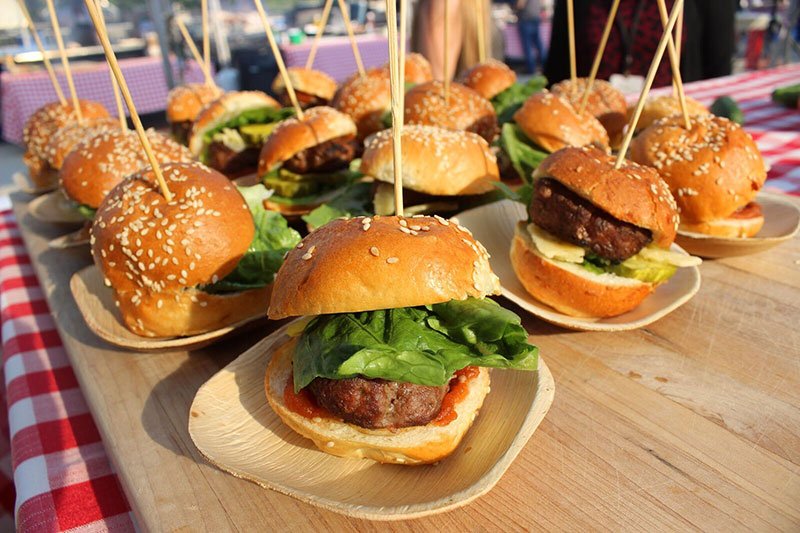 WestchesterMag's tweet photo. The Dos And Don’ts of Competing in Burger &amp; Beer Blast — feat. advice from @ajsburgers, @eastchesterfish, @license2grill, @liniziony, @memphismaes, @MightyQuinnsBBQ, @peterxkelly, @smokesquadtv, @WaltersHotDogs, @thewhitlockny, @woodenspoon914, and more! https://t.co/59tHu9R1cD https://t.co/XWTtQuLXFe