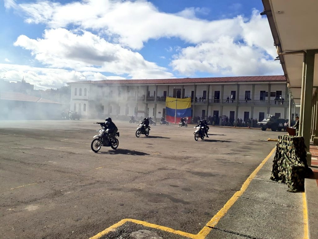 ejercito_cedoc's tweet photo. En nuestra Escuela de Caballería #ESCAB, damos la bienvenida a 28 oficiales y Suboficiales del @COL_EJERCITO, que se prepararán en Operaciones y Empleo Táctico de Unidades Motorizadas, con el fin de ser héroes mejor capacitados para seguir otorgando seguridad a nuestro país 🇨🇴. https://t.co/m7jnv0emhS