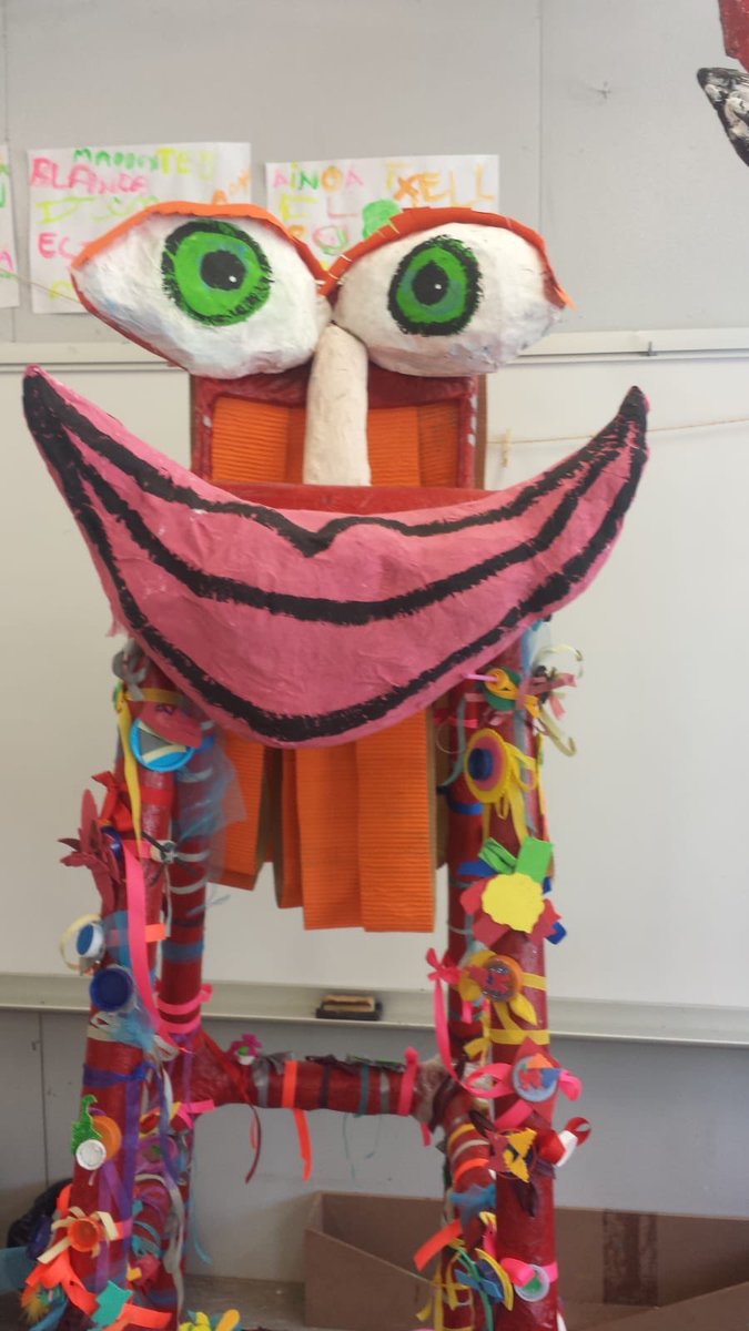 imaginaripopul1's tweet photo. súpers gegants acabats❗️el Maqui i la Nista 1rPrimària del @ceipmaquinista @ampamaquinista #culturapopular #imaginaripopular #dracs #gegantons #creant #descobrint #relacionant #imaginant #somiant #ferbarri #caixaeines #PladeBarris  @consorciedubcn @LluisVallve @RosaSensat https://t.co/6rwiYF04Rr
