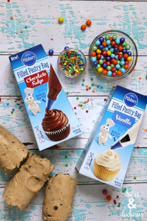 Cindi_Chao's tweet image. #AD Do you love to bake but don’t always have the tools to create something special? Baking just got a whole lot easier with the NEW Pillsbury Filled Pastry Bags at Walmart. Available in Chocolate, Vanilla, and Cream Cheese. You can find them here! bit.ly/2KSJMER