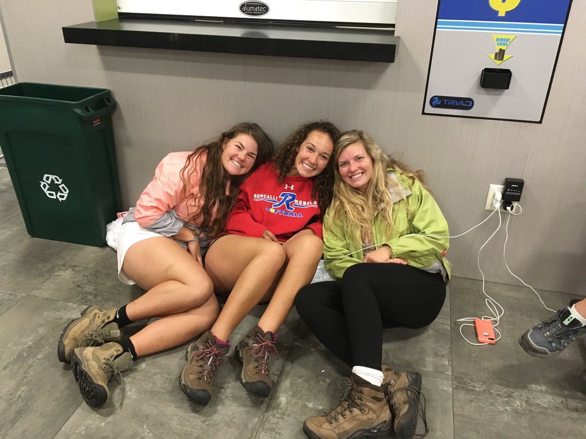 SFSFieldStudy's tweet photo. It’s even more fun to be around friends when everyone is clean!! Thank heavens for shola!! https://t.co/BM0Jtqhxh9