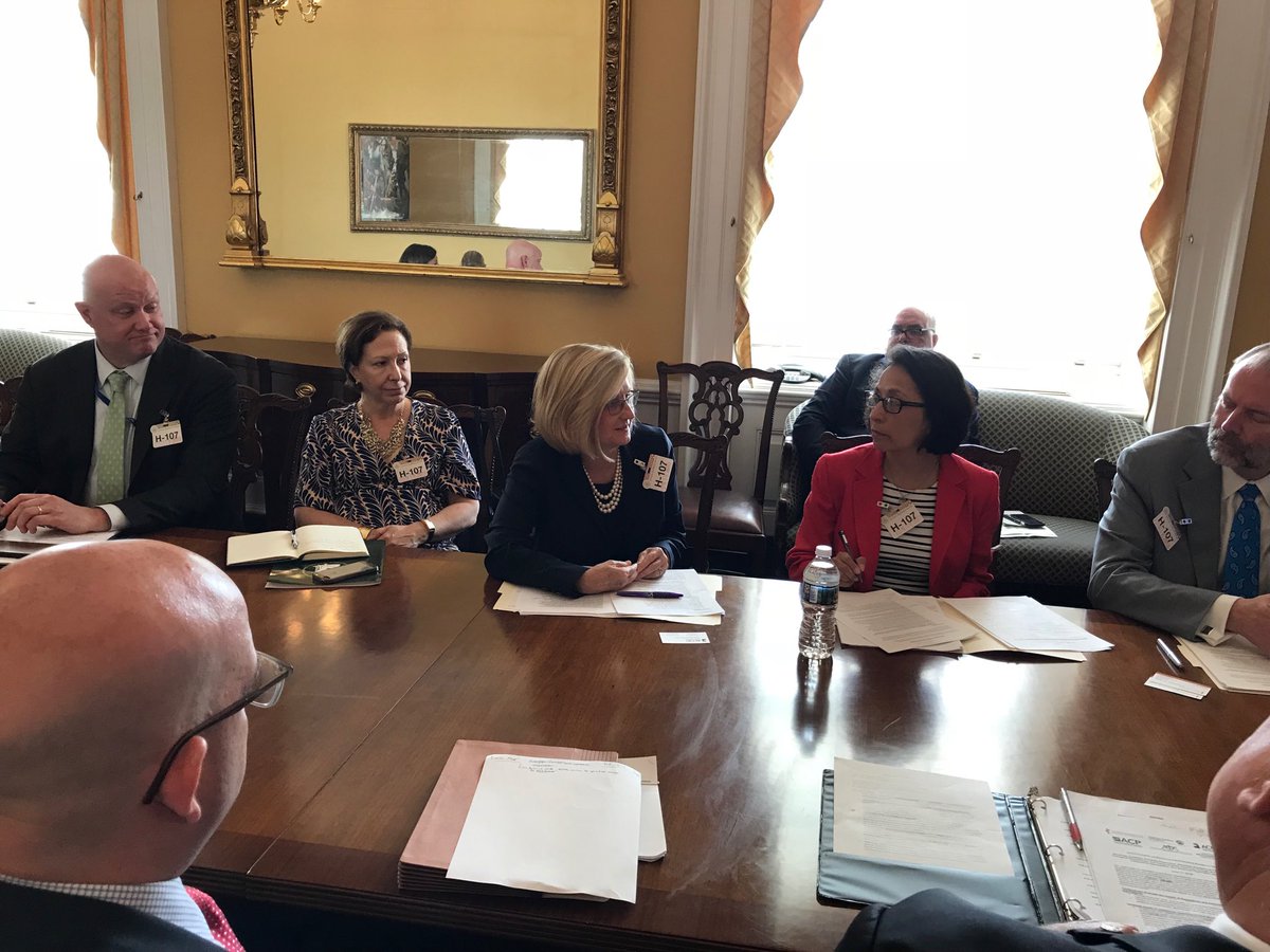 BobDohertyDC's tweet photo. .@ACPinternists ’ Prez @anamarialopezmd in DC with her #FrontlinePhysicians colleagues-@AAFP @AmerAcadPeds @acognews @AOAforDOs @APAPsychiatric-to discuss
opioids, easing red tape with lawmakers and agency officials. #AmericasDocs https://t.co/0UgvfsnMXp