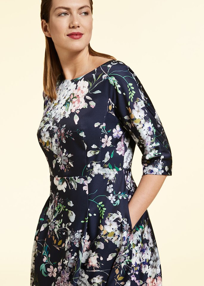 MarinaRinaldiMR's tweet photo. The charm of far lands leads us to a new season, made of valuable fabrics and romantic floral prints which are impossible to resist. In pink or blue: choose your dress.
Pink dress: https://t.co/AVr6ySBRDY
Blue dress: https://t.co/wc1SD42clo https://t.co/VEBXM1Zlvz