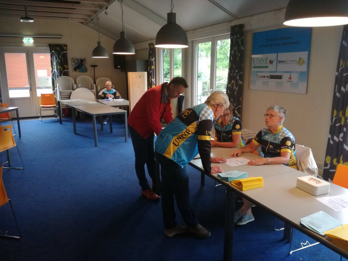 BSC_Dalfsen's tweet image. De laatste voorbereidingen van @TC_Dalfsen voor het 2e deel van de #datrion @gem_dalfsen we hebben er zin in!! #15km #30km #tourdudalfsen