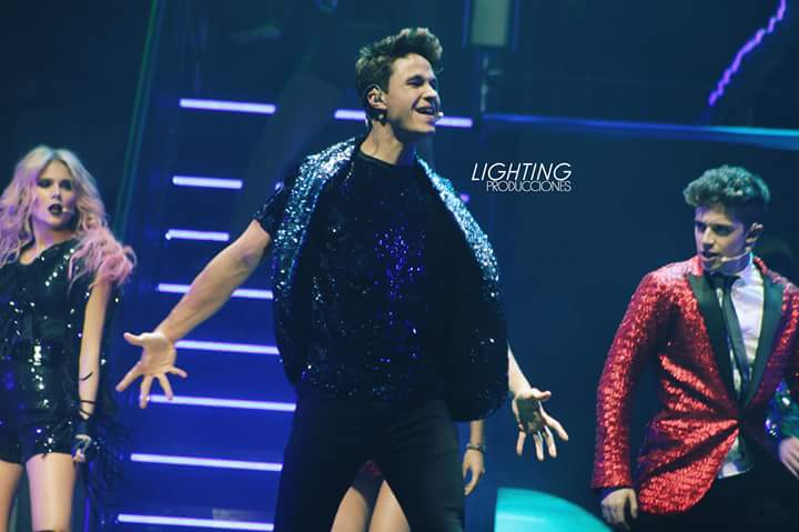 ProdLighting's tweet photo. En nuestra fanpage pueden encontrar fotos de #SoyLunaEnVivo 👉 https://t.co/iKlZL5p258 👈 @Michaelronda @karolsevilla @anajaramartinez https://t.co/5XdRWlh65I
