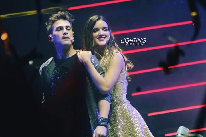 ProdLighting's tweet photo. En nuestra fanpage pueden encontrar fotos de #SoyLunaEnVivo 👉 https://t.co/iKlZL5p258 👈 @Malenaratner @gvietto6 @anajaramartinez @jorgelopez_as https://t.co/in8YlHL2bZ