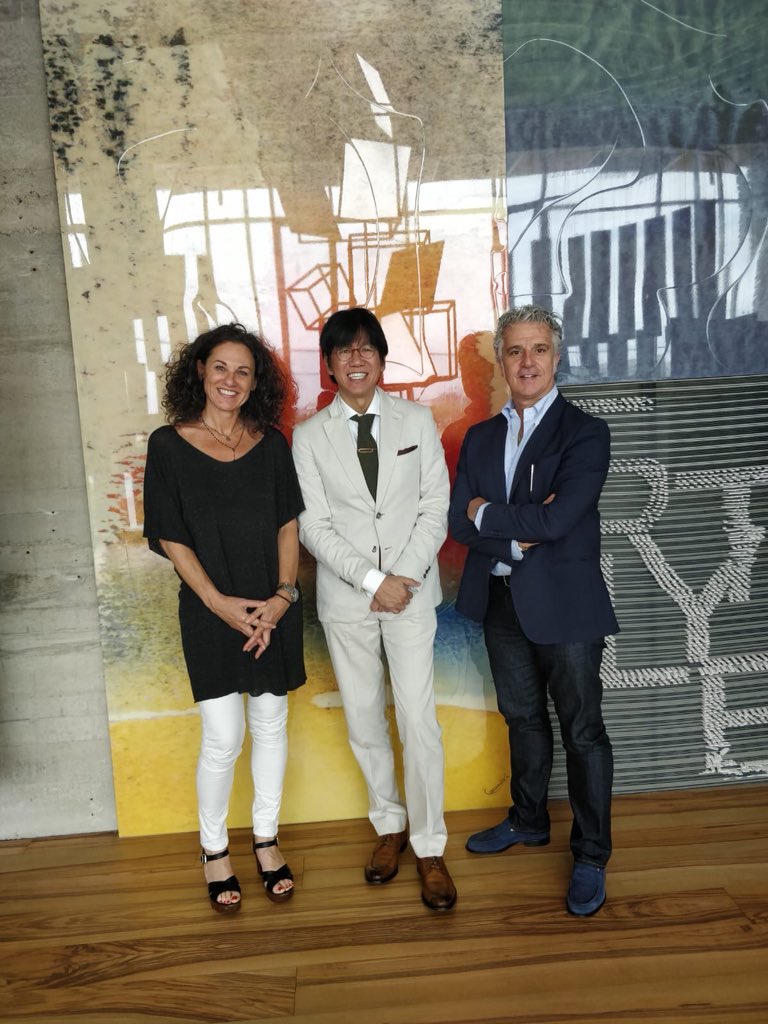 TargetGroup6's tweet image. New partnership between Style &amp;amp; Stone and fuoriformato. Target group is very excited to work with this amazingly modern and futuristic firm in Bangkok, Thailand. Looking forward to a bright and happy business relationship together!  #fuoriformato #targetgroup #newcollection
