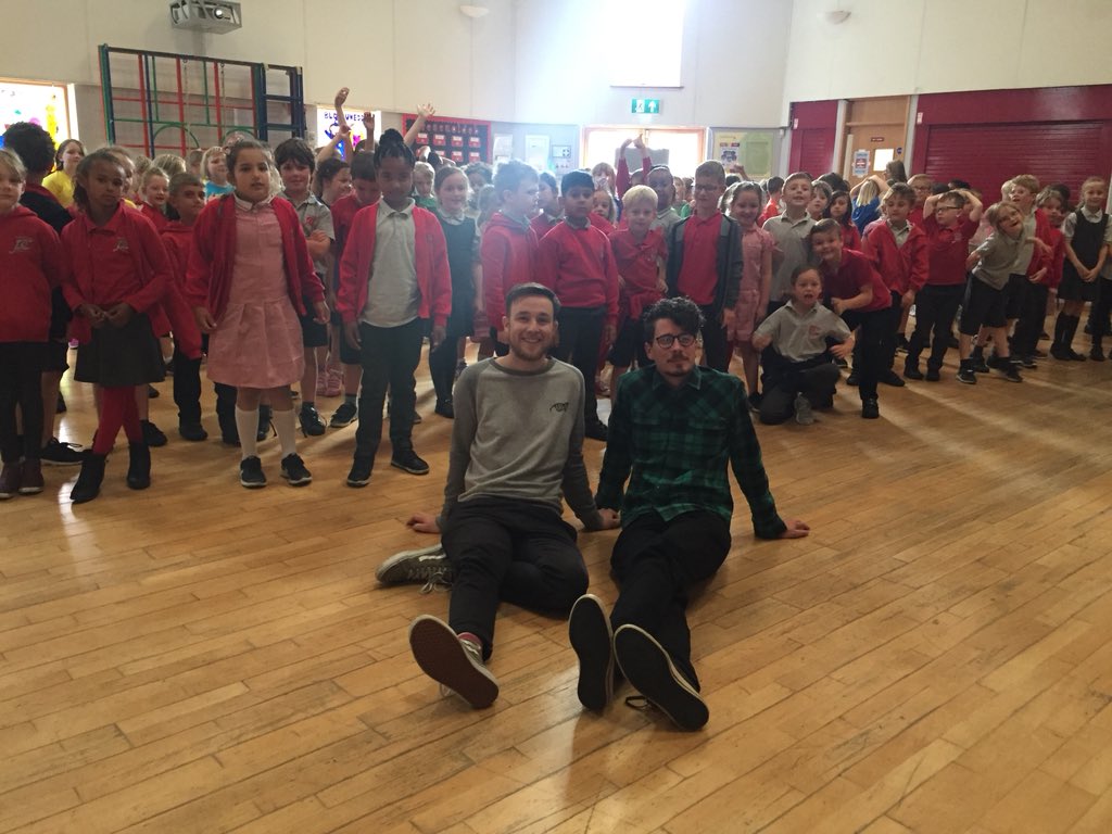 YsgolPwllCoch's tweet photo. Cwmni difyr Osian a Lewis o Candelas gyda blwyddyn 3a 4 bore yma, yn hyrwyddo’r Eisteddfod #Siarter Iaith .Q&A with Osian and Lewis from the Welsh band Candelas this morning👍@Candelasband https://t.co/wPjmFR3b0s